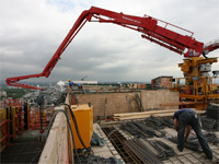 Frankfurt's OpernTurm is growing with concrete pumps and a self-acting climbing boom